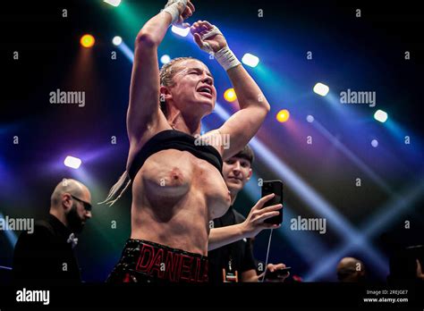 daniella hemsley celebration boobs|Kingpyn Boxing video: Daniella Hemsley flashes fans after。